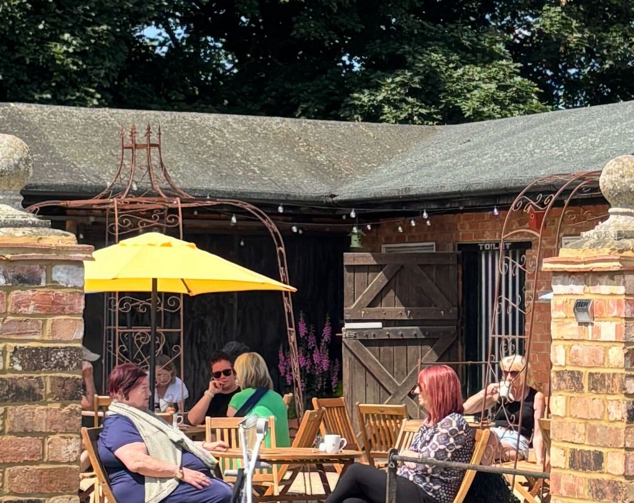 Bea's Coffee Barn